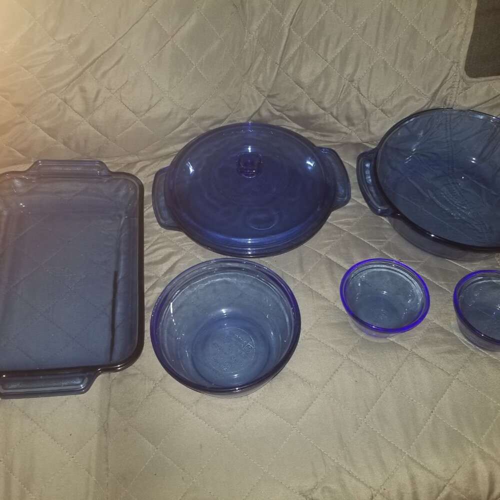 Pyrex - Picture 2 of 10